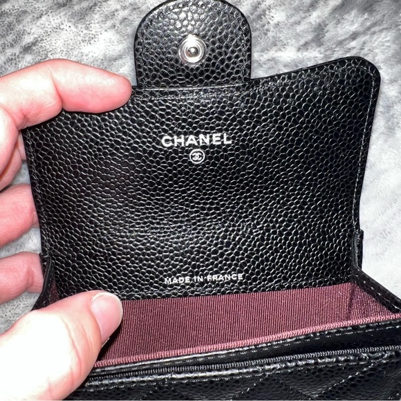 CHANEL CAVIAR CC LOGO CARD HOLDER WALLET - Picture 6 of 16